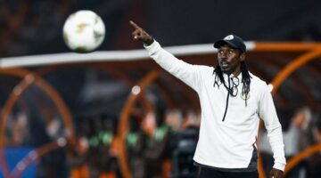 مدرب السنغال يشكك في التحكيم بعد توديع كأس أفريقيا