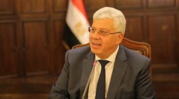 وزير التعليم العالي يضع حجر الأساس لمشروع أرض الجامعات المصرية بالوادي الجديد