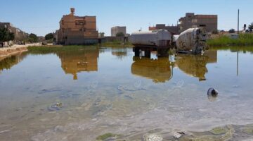 المياه الجوفية تشدد الحصار على سكان زليتن في غرب ليبيا