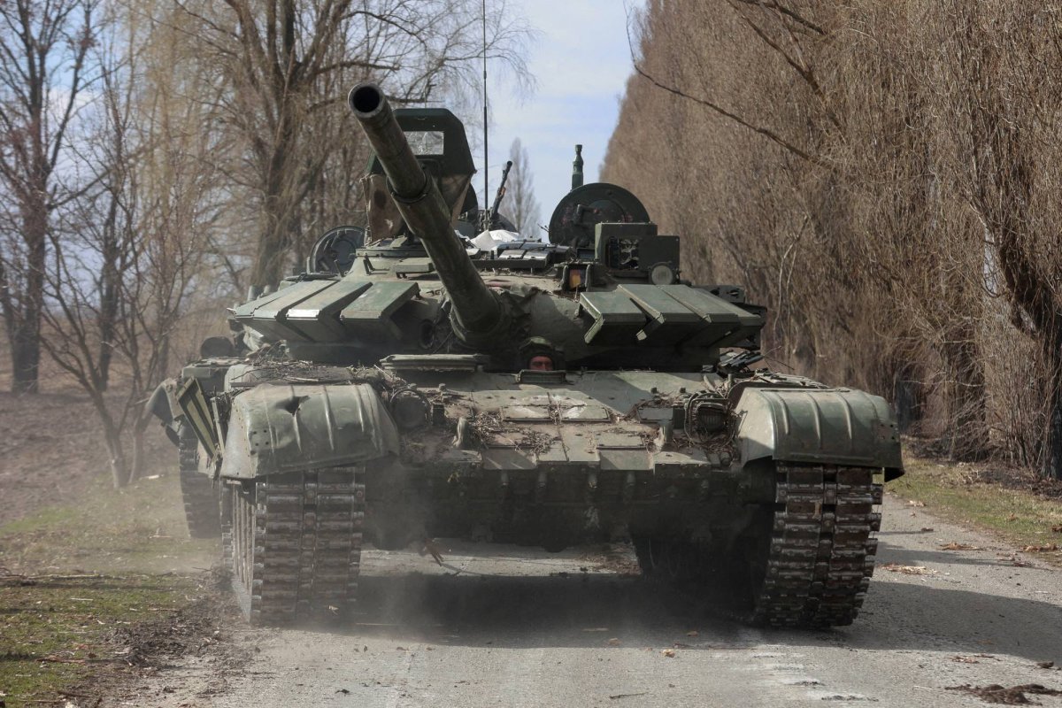 ما قصة إعادة روسيا الدبابات القديمة للخدمة بعد خسارتها آلاف الدبابات بأوكرانيا؟