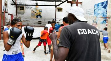 ملاكمون كوبيون يكشفون سر نجاحهم في منشآت تدريب «متواضعة»