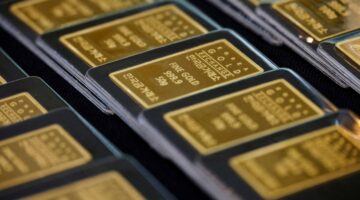 انخفاض الدولار وارتفاع الذهب… والأسواق تترقب محضر «الفيدرالي»