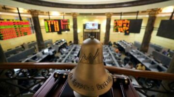 البورصة المصرية تهوي 6 % في التعاملات الصباحية بعد صفقة «رأس الحكمة»