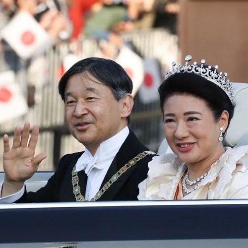 العائلة الإمبراطورية اليابانية تفاجئ العالم بالظهور الأول على إنستجرام
