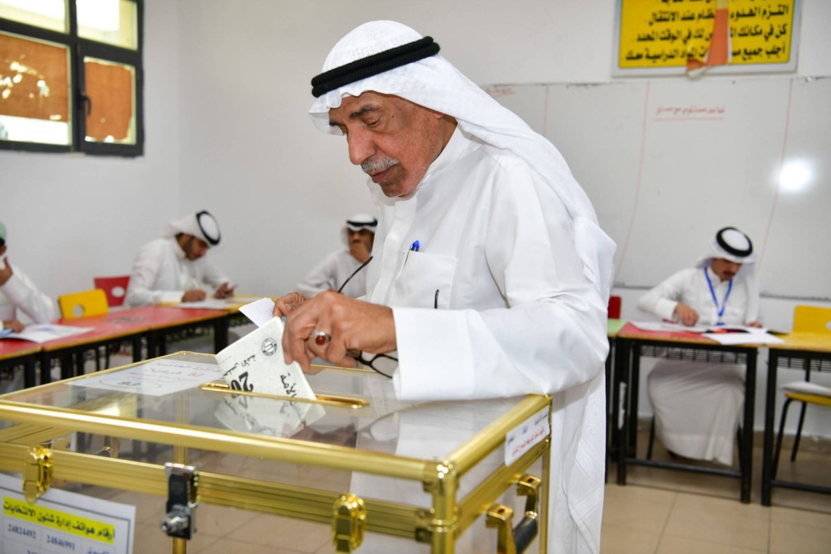 انتخابات الكويت تشعل حماس الناخبين وتوقعات بتعزيز حضور الشباب