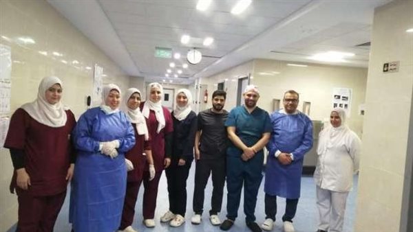 فريق طبي في «بنها الجامعي» ينقذ حياة شاب بجراحة عاجلة