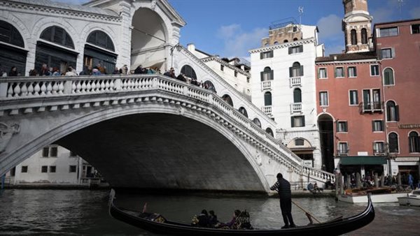 مدينة البندقية الإيطالية تواجه التزايد المفرط في عدد السياح بأول رسوم في العالم