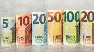 اليورو يبتعد عن أعلى مستوى في شهر