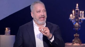 تامر أمين عن تقبيل حسام موافي لأبو العينين: شعر بالخجل من كثرة المدح