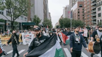 تظاهرة مؤيّدة للفلسطينيين قرب حفلة «ميت غالا» في نيويورك (صور)