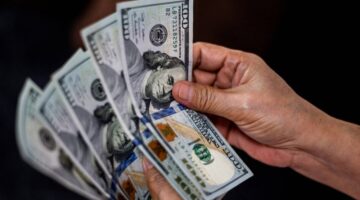 سعر الدولار مقابل الجنيه اليوم الأحد 5-5-2024 في البنوك المصرية
