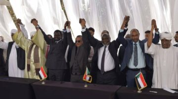 قوى سودانية توقع في القاهرة «ميثاقاً وطنياً» يدعم الجيش