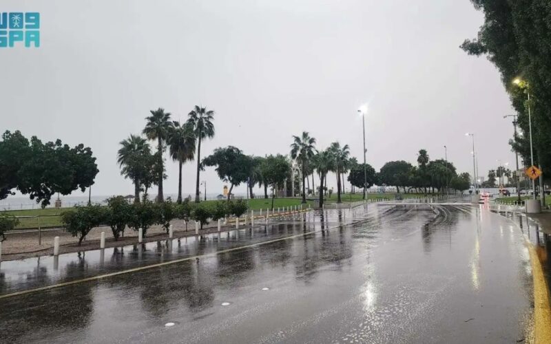 هطول أمطار على الرياض حتى الـ 11 مساءً
